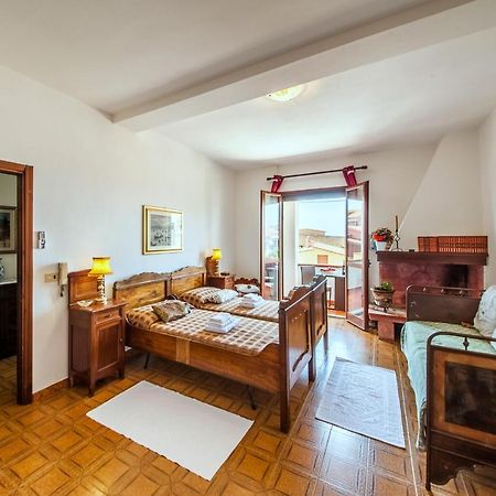 Bed and Breakfast La Casa Di Mannazzotta 1 Кастельсардо Экстерьер фото
