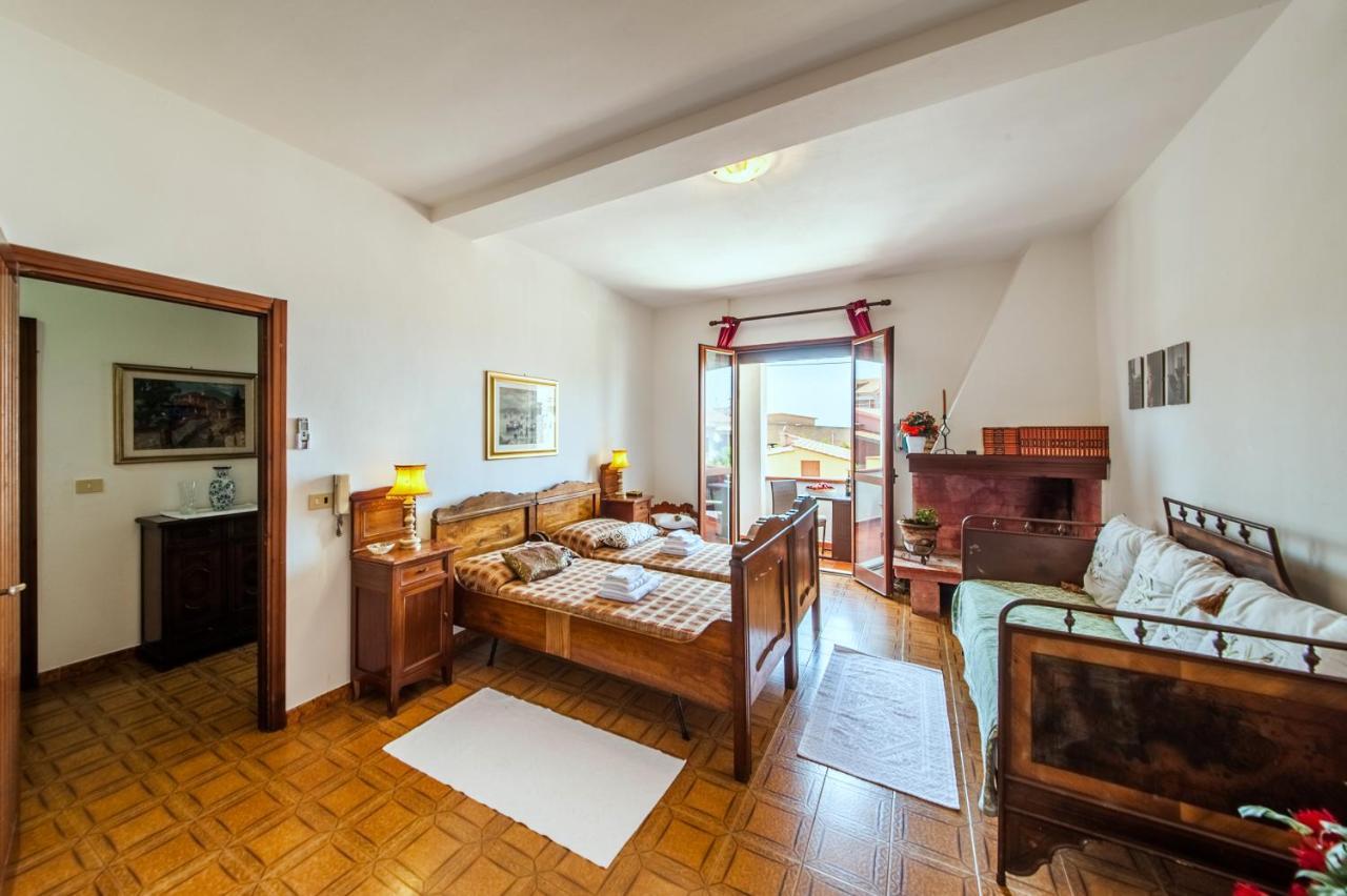 Bed and Breakfast La Casa Di Mannazzotta 1 Кастельсардо Экстерьер фото