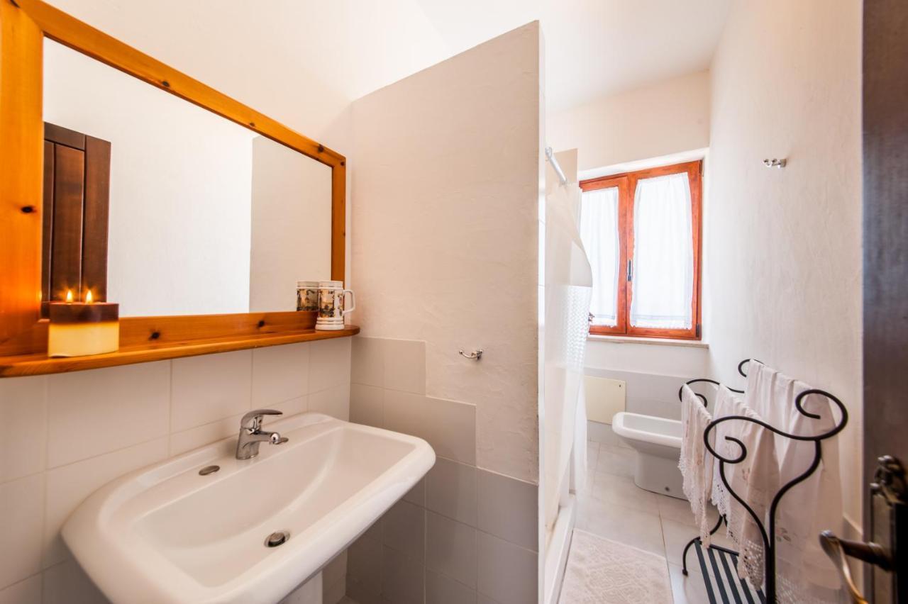 Bed and Breakfast La Casa Di Mannazzotta 1 Кастельсардо Экстерьер фото